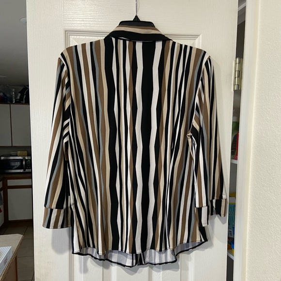 3/4 Sleeve Button Up Blouse - Picture 2 of 5